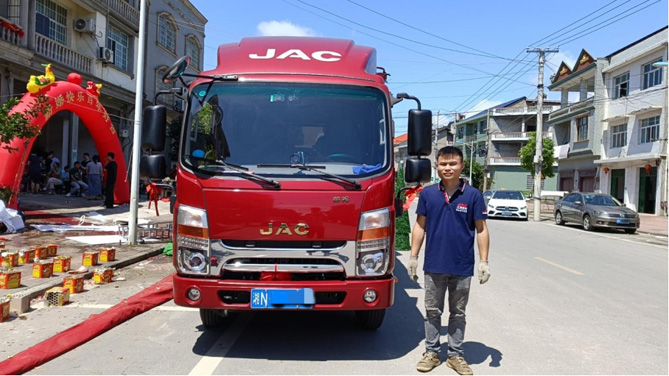 “最貼心的婆娘” 經營婚慶20年，閱車無數的石老板這么評價江淮1卡帥鈴！