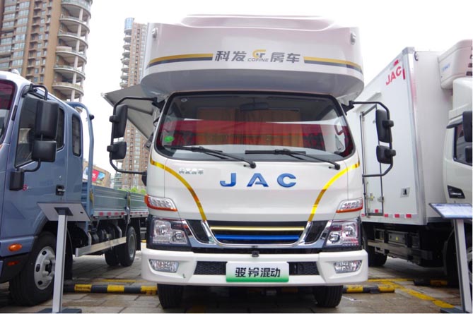 輕卡也能做房車？江淮1卡駿鈴聚寶盆混動(dòng)房車為你打開旅行新方式！