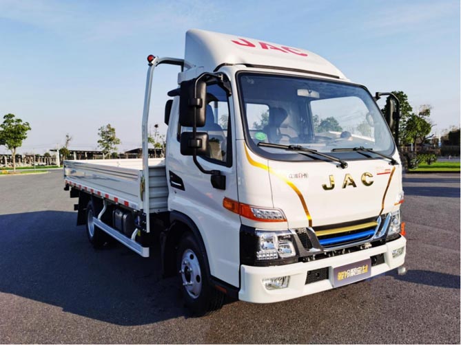 快遞網點配送忙 他換江淮1卡駿鈴聚寶盆上綠牌通行順、更省油！