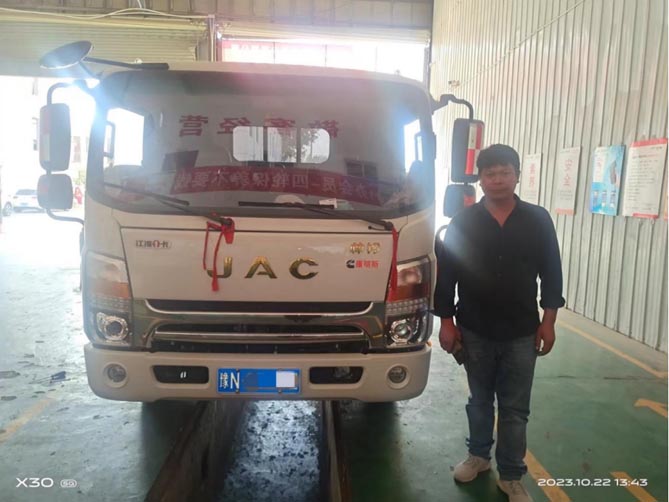 讓水果運(yùn)輸生意錦上添花 他換江淮1卡帥鈴舒適工作、享受生活！