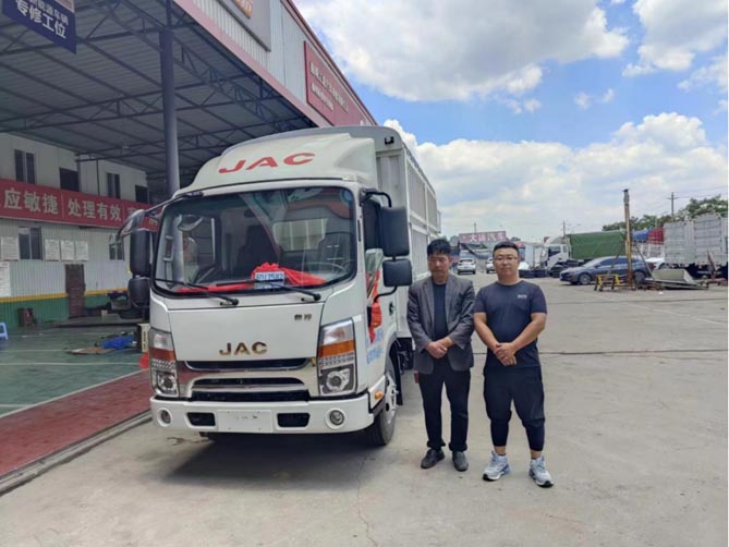 走街串巷拉商貿 他認準江淮1卡帥鈴追逐自由