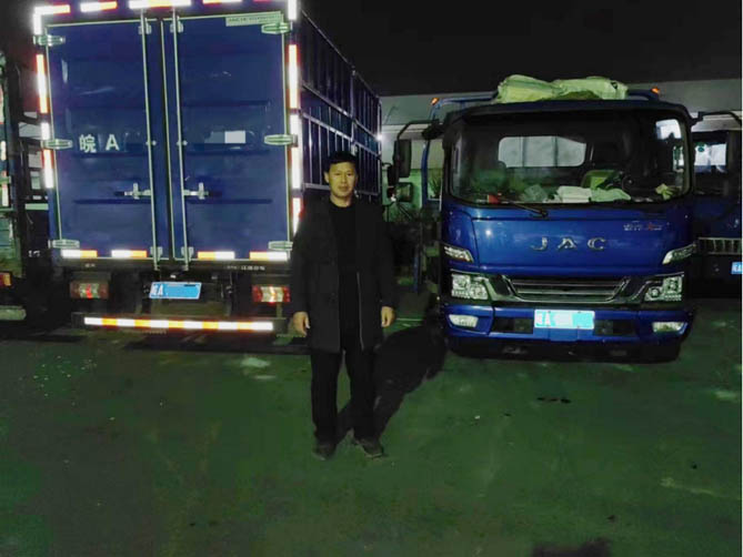 僅駿鈴A8就有4臺！從事物流運輸多年的他鐘愛江淮1卡駿鈴