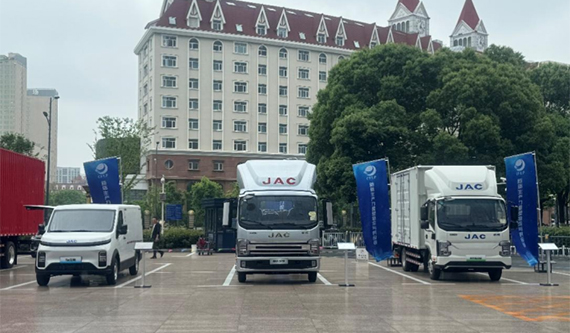 3款新車亮相物流大會！江淮1卡為中國物流業發展再添助動力