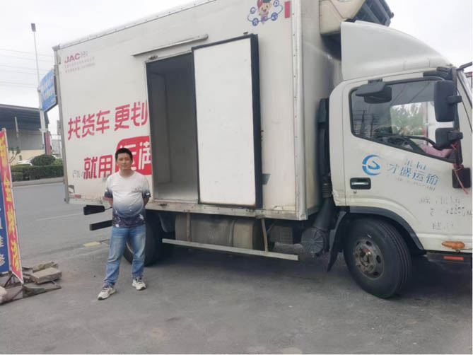 山東煙臺姜師傅： 煙臺大櫻桃獨(dú)有的“香甜”，搭上江淮1卡帥鈴的“快車”，奔向全國各地