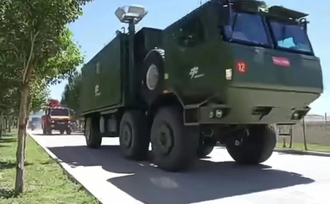 北奔重卡圓滿完成嫦娥六號返回器搜救回收任務