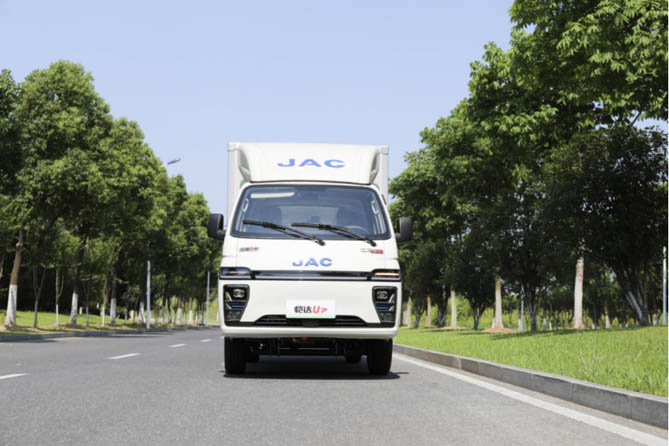 在這里！發(fā)現(xiàn)江淮1卡愷達U7純電轎卡的正確打開方式