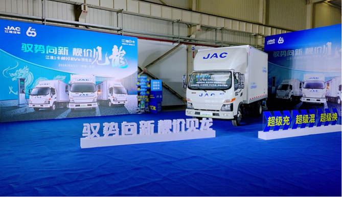 江淮1卡帥鈴EV5純電輕卡性價比有多高？看看這幾點(diǎn)就知道