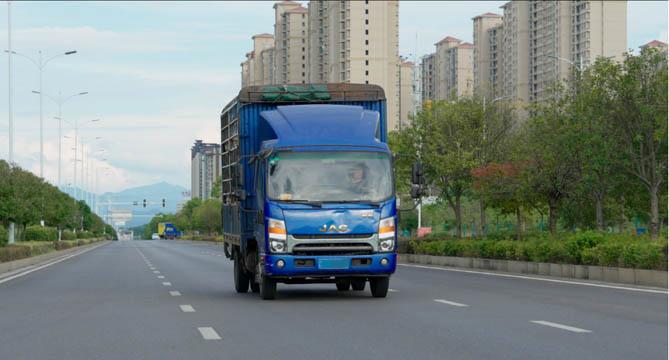 湖南永州唐老板： 活雞運(yùn)輸爭(zhēng)分奪秒，15年選購8輛江淮1卡，讓東安雞走出湖南香飄四方