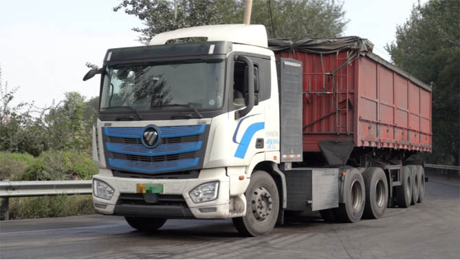 一車一年省15萬！深度適應煤炭倒短 26臺歐曼智藍讓張經理運輸團隊如虎添翼