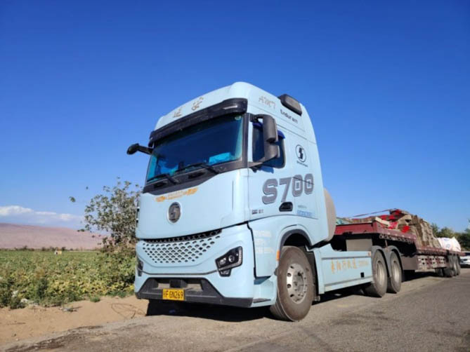 運(yùn)輸界的“全能選手”  錢(qián)師傅力薦延安重卡S700