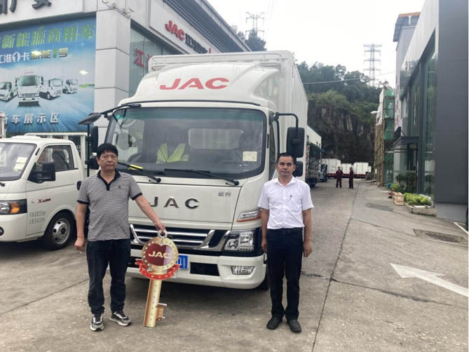 攜手江淮駿鈴A8運服裝，泉州林師傅拼出美好未來