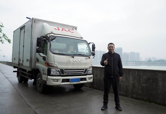 江淮1卡與1號伙伴唐加齊雙向奔赴，百萬公里無大修破記錄