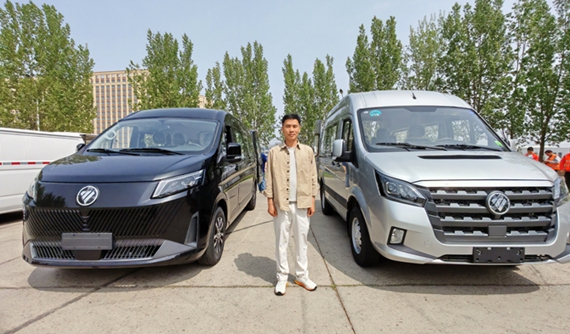 6年跑了60萬公里！醫(yī)藥物流白總獨寵圖雅諾輕客