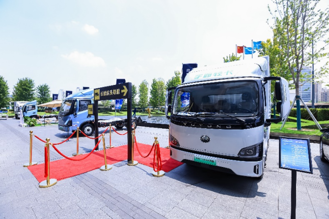 宇通輕卡高端旗艦T6上市登場(chǎng)，重新定義新能源商用車價(jià)值標(biāo)桿
